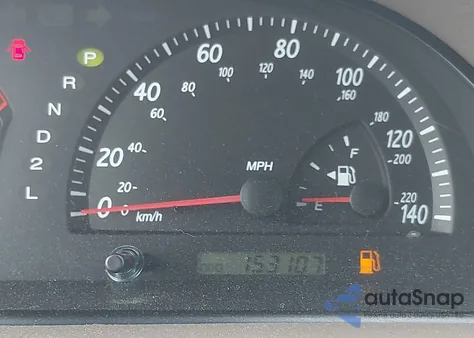 2004 Toyota Camry Le z USA, uszkodzony, nr VIN 4T1BE32K34U299102